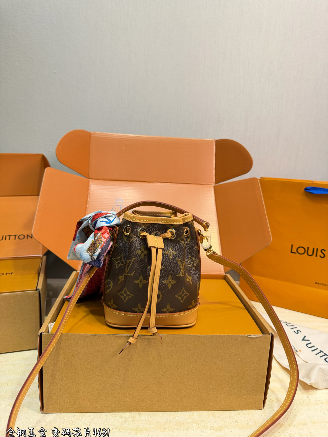 Louis Vuitton LV Bucket Bag Monogram Canvas Top Handle Carry Gift Box Included